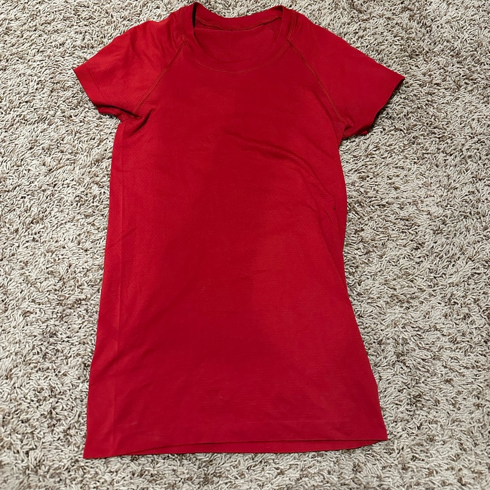 Red Lululemon Top swiftly tech